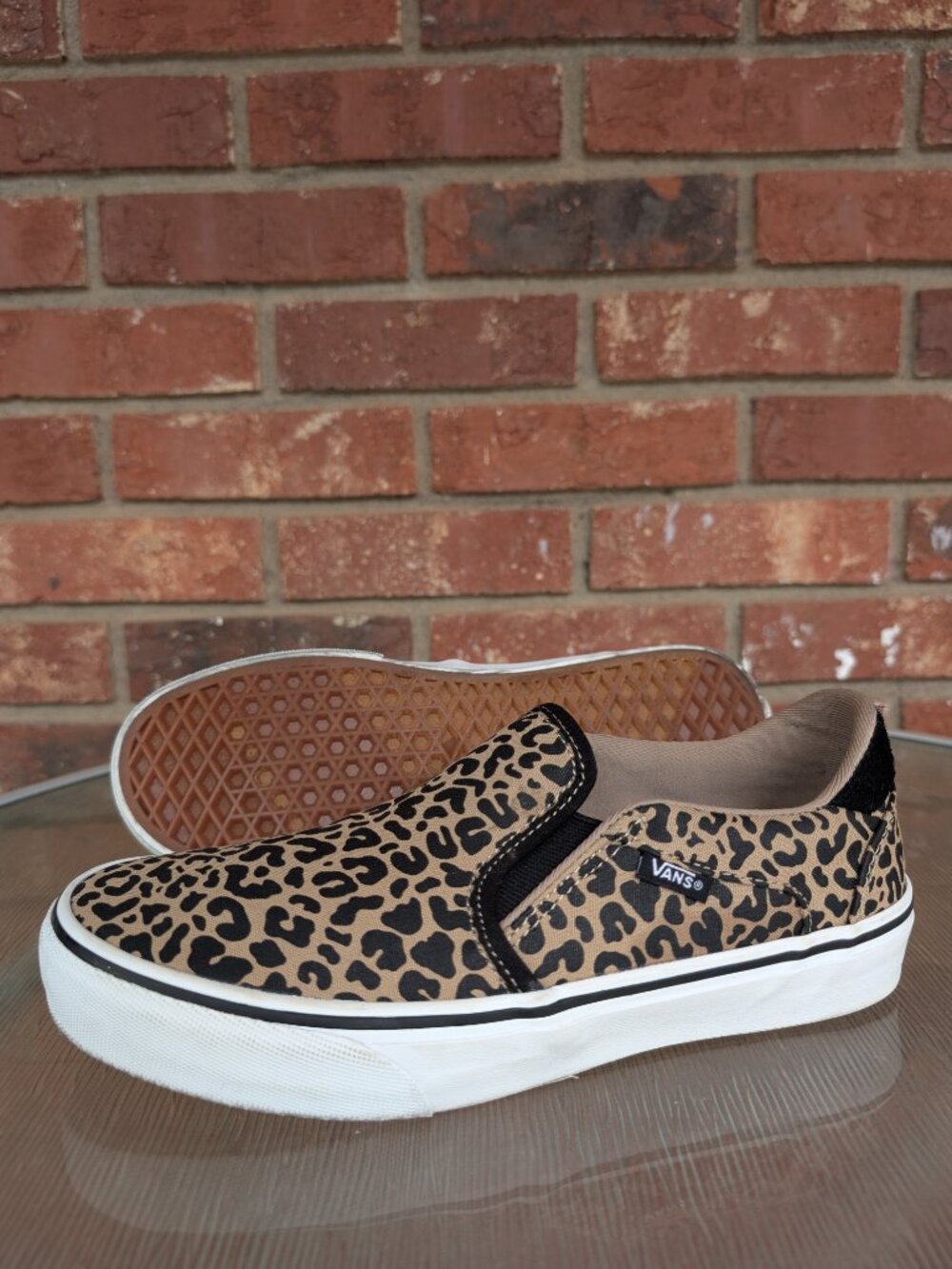 Women's Vans Deluxe Comfort Leopard Slip On Shoes Size 8.5